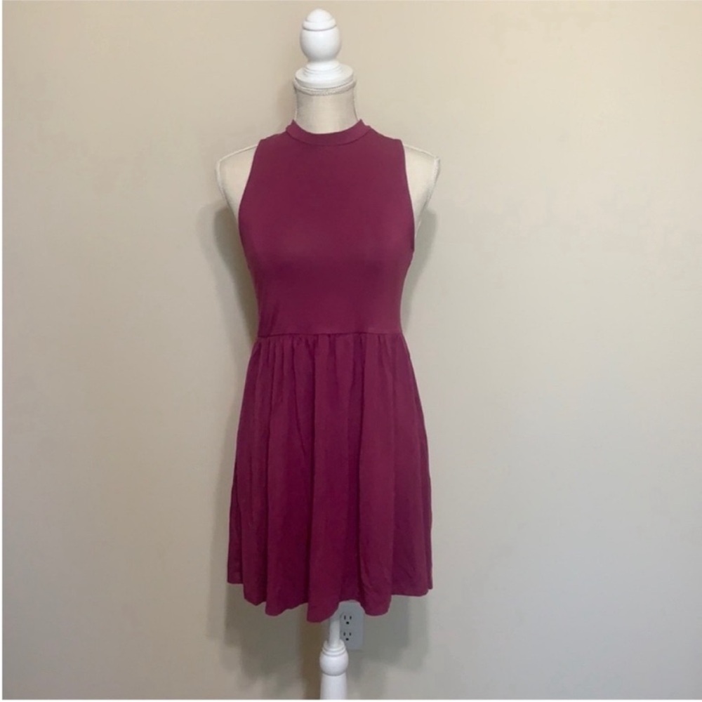 EUC M forever 21 purple mock neck mini dress open back key hole purple raspberry